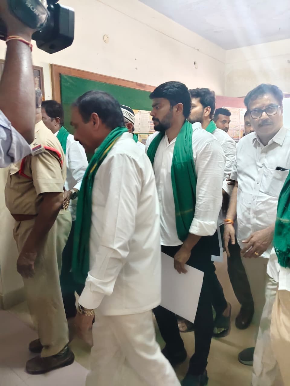 ఆరోగ్య శిబిరం - చిత్రం 72