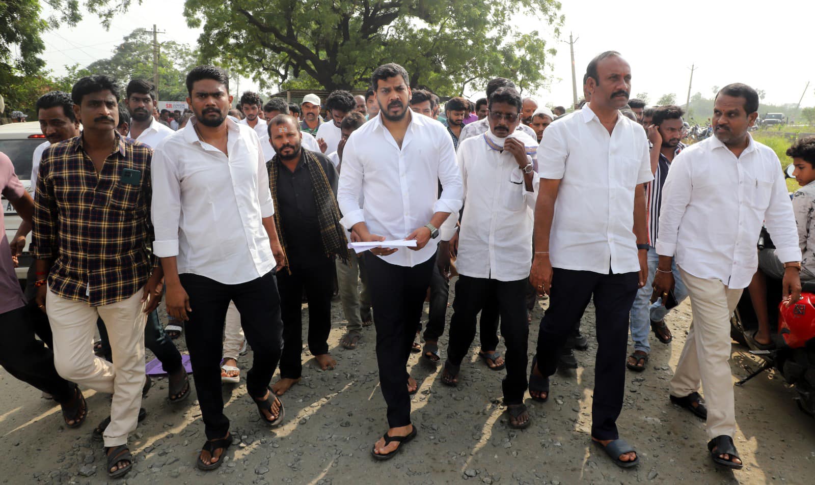 ఇతరం - చిత్రం 390