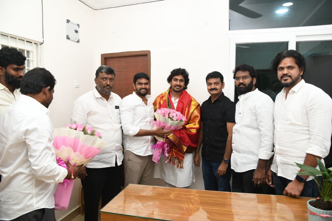 పబ్లిక్ మీటింగ్ - చిత్రం 133