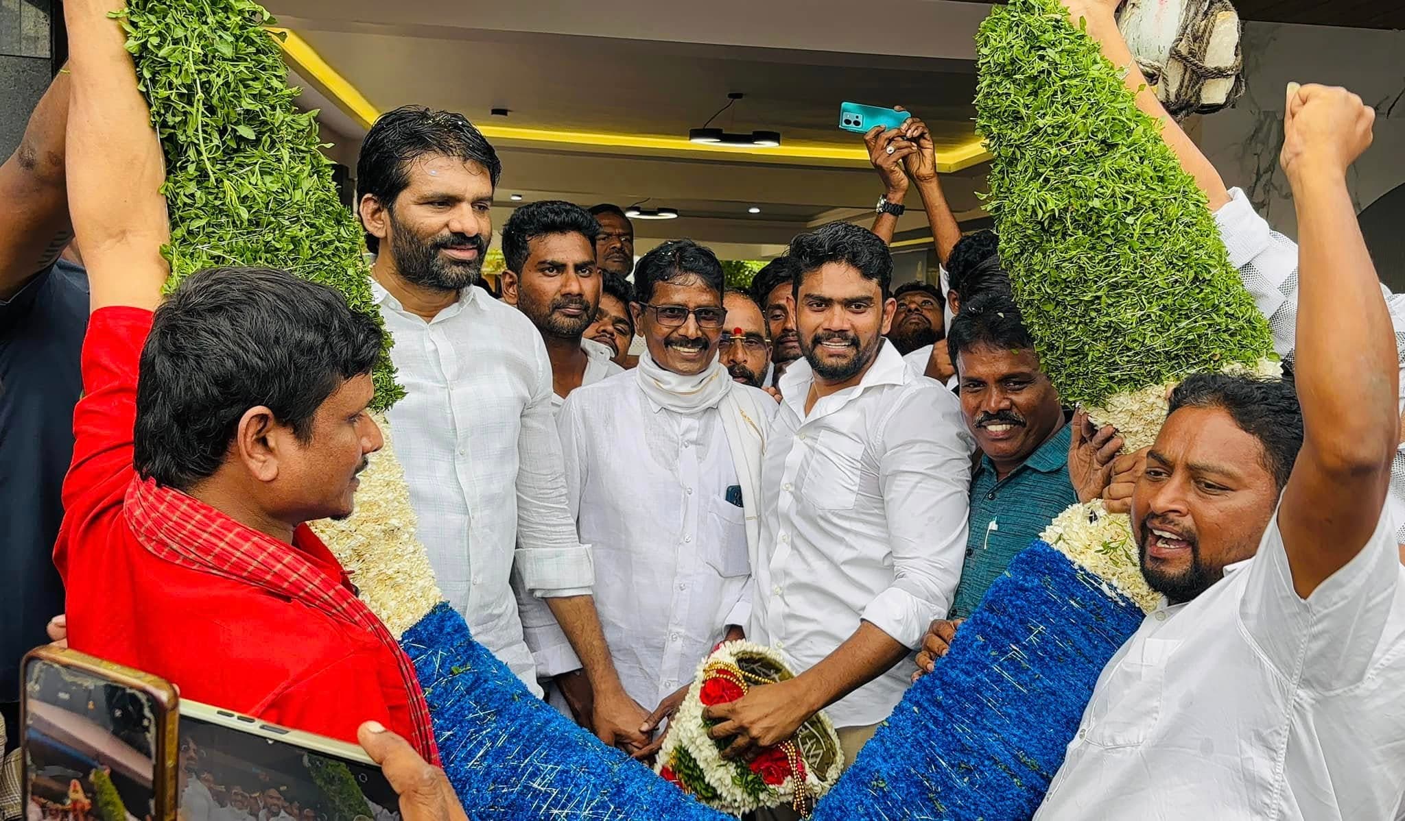 కల్యాణ శిబిరం - చిత్రం 263