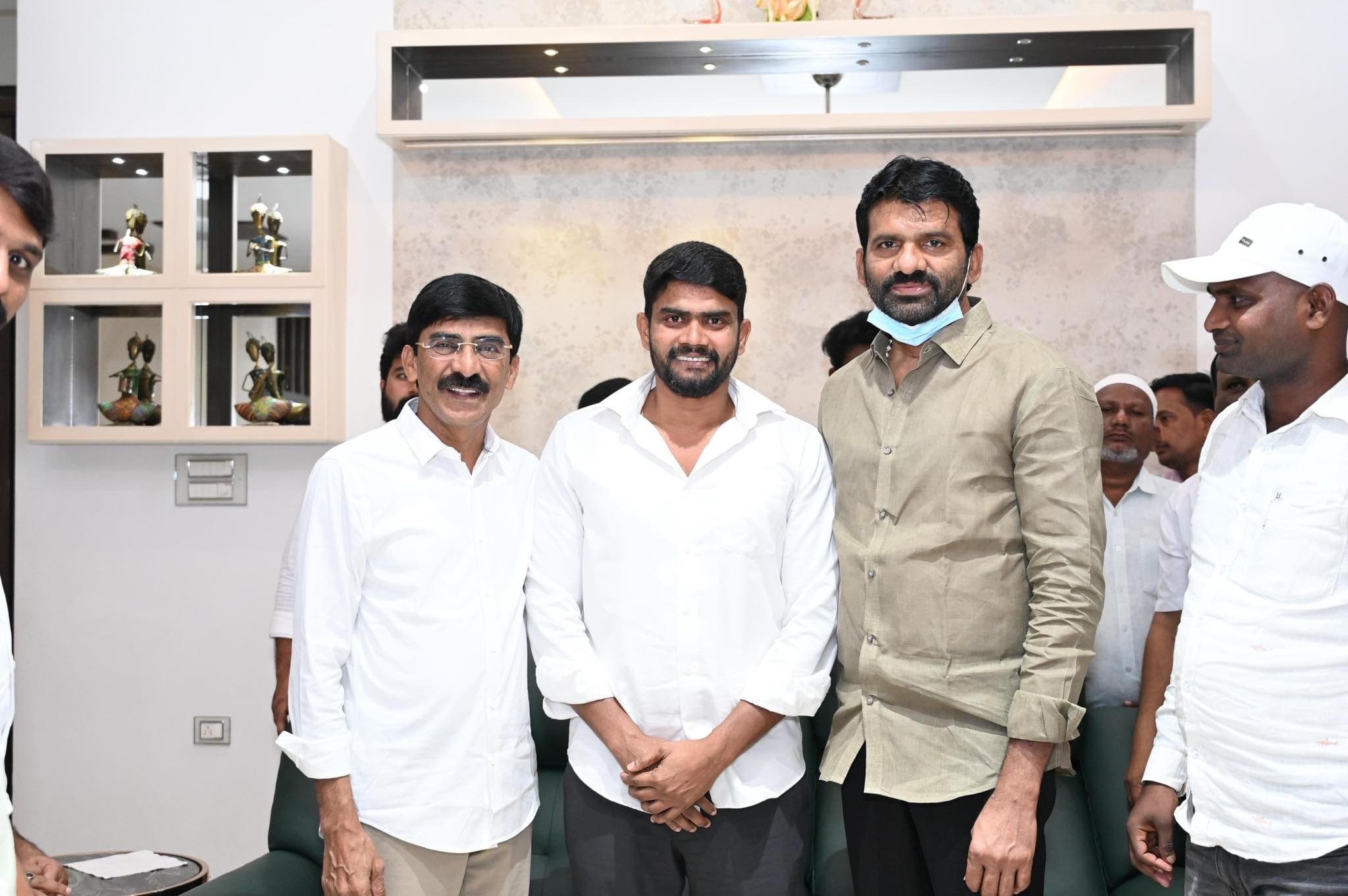 కల్యాణ శిబిరం - చిత్రం 291